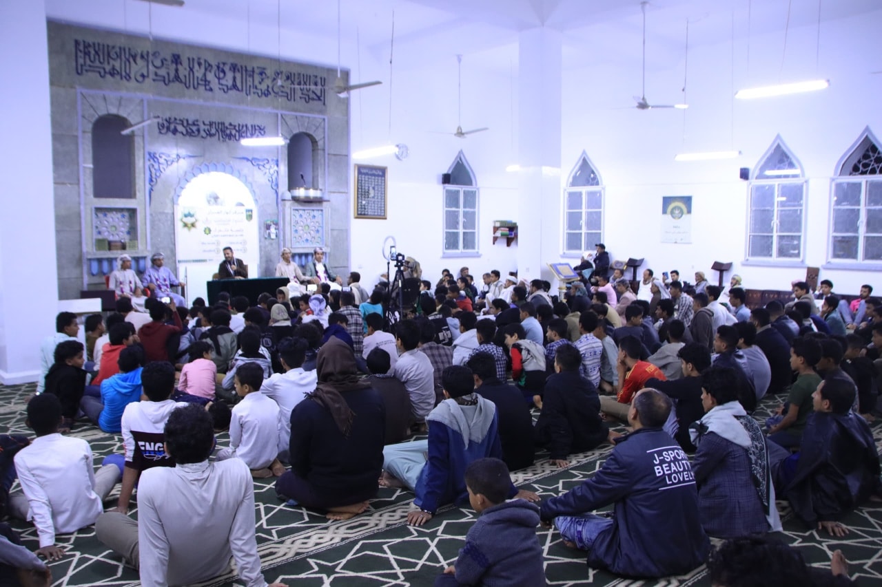 جلسة ختم لأربعة طلاب بمجمع الكويت القرآني